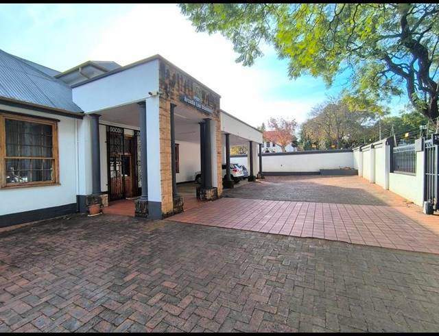 8 BEDROOM HOUSE FOR SALE IN ARCADIA